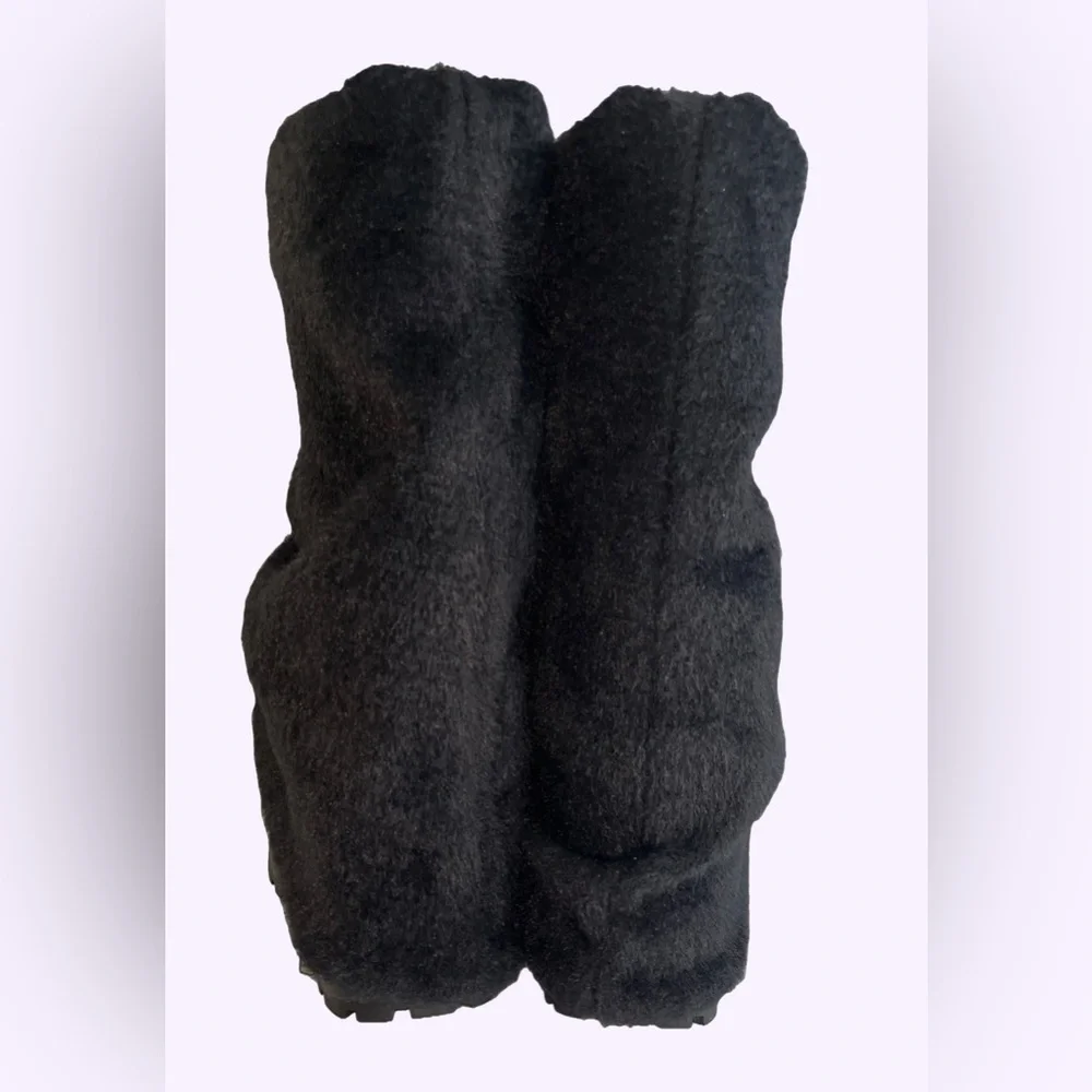 Sugar Thrillz Snuggle Wonderland Black Platform Boots with Leg Warmers - Picture 5 of 12